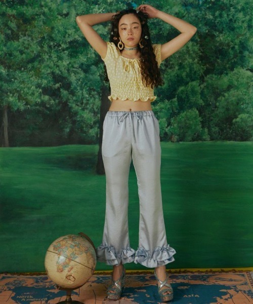 Candy Stripper（キャンディストリッパー）の「FRILL HEM SATIN パンツ（その他パンツ・レディース・ブラック/ライトブルー/グリーン・2）」の5枚目の写真