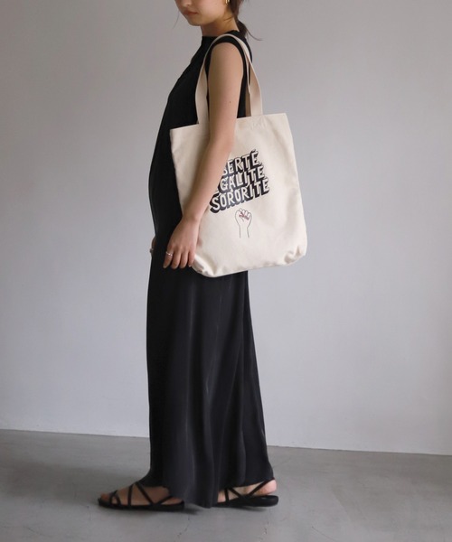 SLOBE IENA（スローブイエナ）の「【TIFFANY COOPER/ティファニー・クーパー】SLOBE別注コラボトートバッグ◆（トートバッグ・レディース・ナチュラル・FREE）」の13枚目の写真