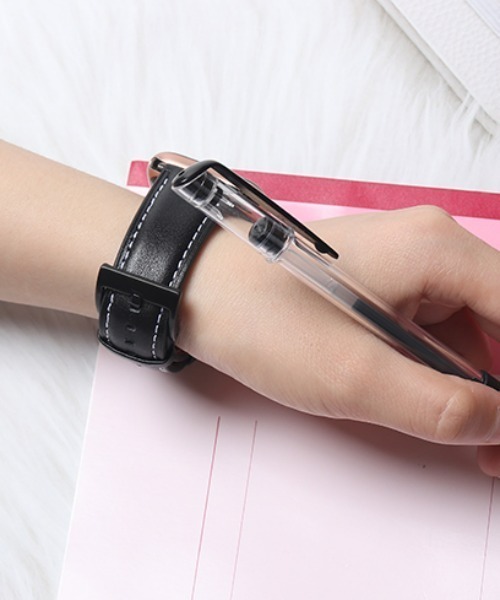 SiNCERE(シンシア)の「Apple Watch Band/アップルウォッチ バンド レザー 〈38-40mm/42-44mm用〉(デジタル腕時計・レディース・ブラック系その他/ブラック系その他4/ブラック系その他2/シルバー系その他3/シルバー系その他/シルバー系その他2/ブラック系その他3/シルバー系その他4・38/42)」の2枚目の写真
