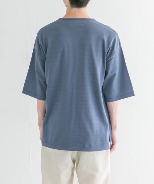 UR Lab.（アーバンリサーチラボ）の「ニットTシャツ(5分袖)（Tシャツ/カットソー・メンズ・ベージュ/ブルー/チャコールグレー・MEDIUM/LARGE）」の6枚目の写真