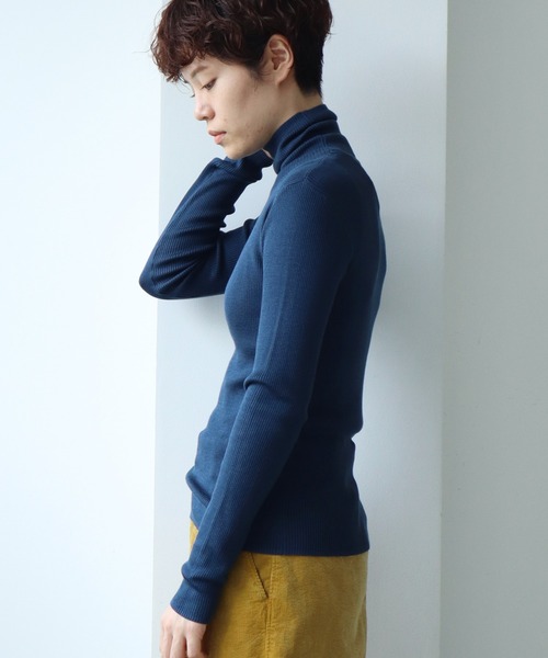 note et silence （ノートエシロンス）の「mayuca  タートルプルオーバー（ニット/セーター・レディース・ブラック/オフホワイト/ブルー/サックスブルー・FREE）」の4枚目の写真