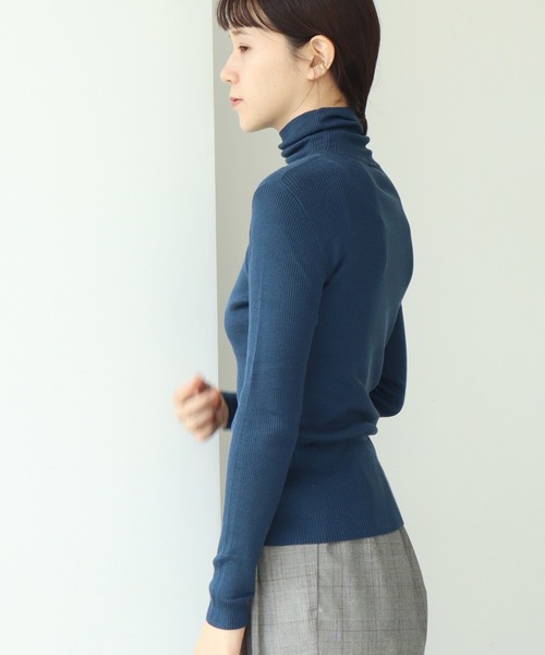 note et silence （ノートエシロンス）の「mayuca  タートルプルオーバー（ニット/セーター・レディース・ブラック/オフホワイト/ブルー/サックスブルー・FREE）」の8枚目の写真