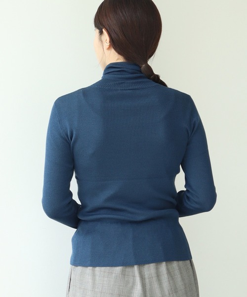 note et silence （ノートエシロンス）の「mayuca  タートルプルオーバー（ニット/セーター・レディース・ブラック/オフホワイト/ブルー/サックスブルー・FREE）」の9枚目の写真