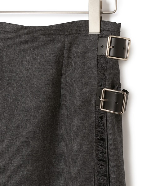 ADAM ET ROPE'（アダムエロペ）の「【O’Neil of Dublin】別注FASHION MAXI KILT（スカート・レディース・グレー・1/2）」の8枚目の写真