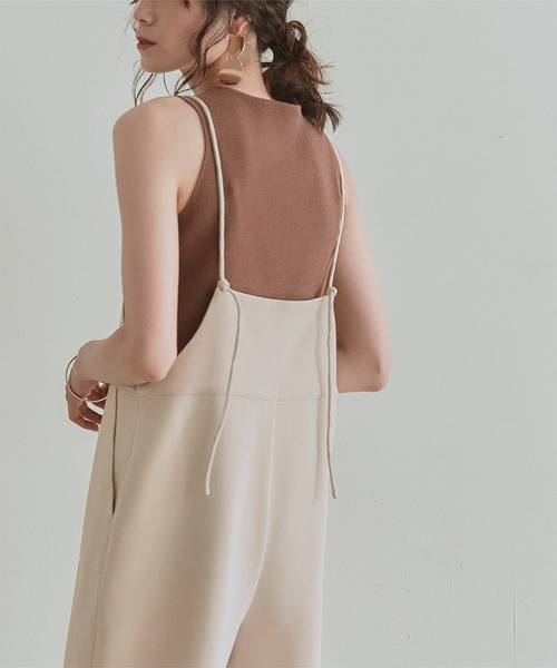 titivate(ティティベイト)の「細ストラップキャミサロペット(サロペット/オーバーオール・レディース・ライトベージュ/ブラウン/ブラック・S/M/L)」の13枚目の写真