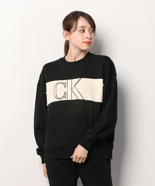 Calvin Klein Jeans（カルヴァンクラインジーンズ）の「アーバン エクスプレッション モノグラム ブロックロゴ スウェット シャツ（スウェット・レディース・ブラック系その他・S/M/L/XS）」の5枚目の写真