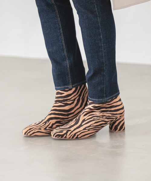 LEPSIM（レプシィム）の「4つの嬉しい機能付き！シアワセストレッチヒールブーツ　219551（ブーツ・レディース・ブラック/アイボリー/ゼブラ・SMALL/MEDIUM/LARGE/X-LARGE）」の18枚目の写真