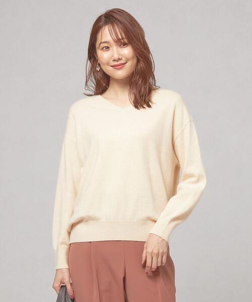 closet story（クローゼットストーリー）の「＜closet story（クローゼットストーリー）＞ユル Vネック ニット（ニット/セーター・レディース・ライトブルー/ナチュラル/ベージュ・FREE）」の2枚目の写真