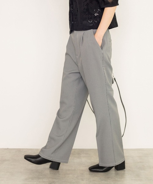 w closet(ダブルクローゼット)の「ミニ千鳥センタープレスパンツ(スラックス・レディース・カーキ/パープル/オフホワイト・FREE)」の2枚目の写真