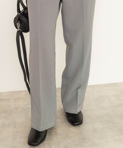 w closet(ダブルクローゼット)の「ミニ千鳥センタープレスパンツ(スラックス・レディース・カーキ/パープル/オフホワイト・FREE)」の19枚目の写真