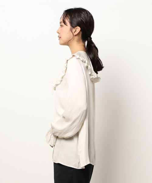 Cheek(チーク)の「フリルカラーブラウス(シャツ/ブラウス・レディース・アイボリー/ブラック・MEDIUM)」の20枚目の写真