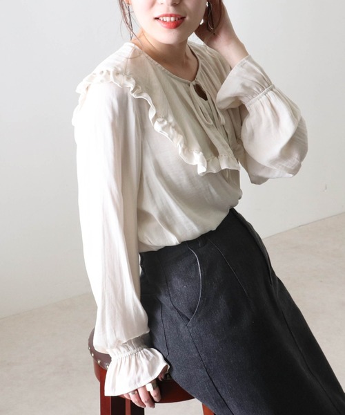 Cheek(チーク)の「フリルカラーブラウス(シャツ/ブラウス・レディース・アイボリー/ブラック・MEDIUM)」の4枚目の写真