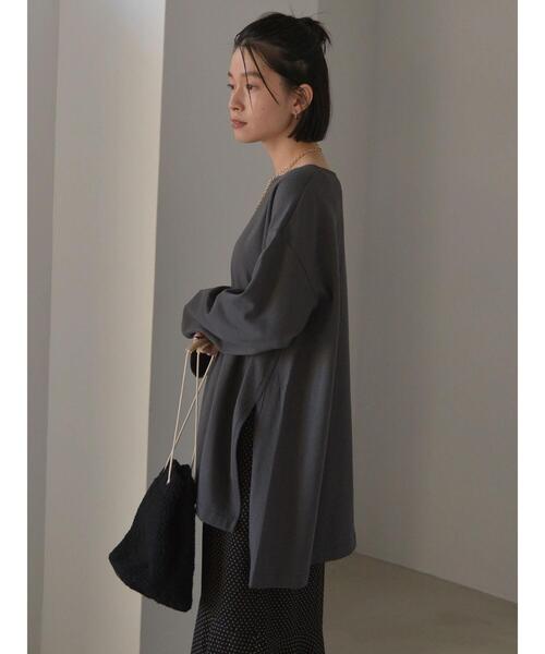 AMERICAN HOLIC（アメリカンホリック）の「サイドスリットボートネックカットプルオーバー（Tシャツ/カットソー・レディース・チャコールグレー/ブラウン・M/L）」の3枚目の写真