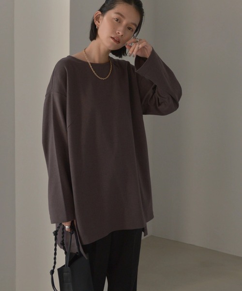 AMERICAN HOLIC（アメリカンホリック）の「サイドスリットボートネックカットプルオーバー（Tシャツ/カットソー・レディース・チャコールグレー/ブラウン・M/L）」の2枚目の写真