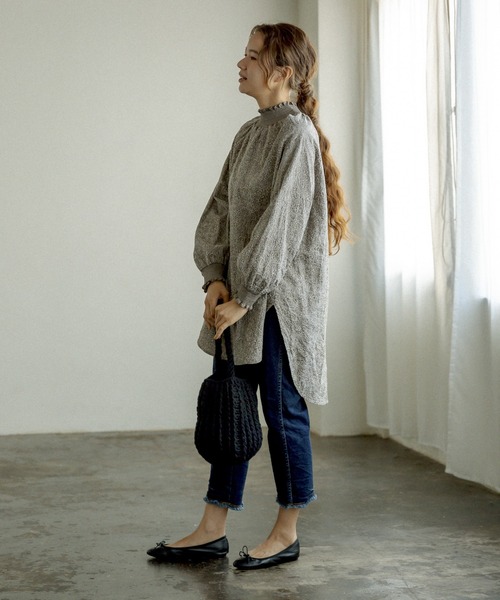 PUAL CE CIN（ピュアルセシン）の「綿花刺繍ハイネックブラウス（シャツ/ブラウス・レディース・ブラック/ベージュ・FREE）」の6枚目の写真