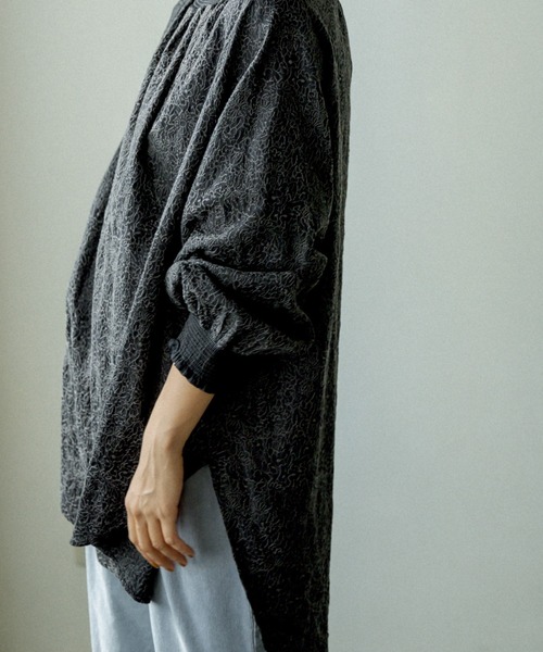 PUAL CE CIN（ピュアルセシン）の「綿花刺繍ハイネックブラウス（シャツ/ブラウス・レディース・ブラック/ベージュ・FREE）」の4枚目の写真