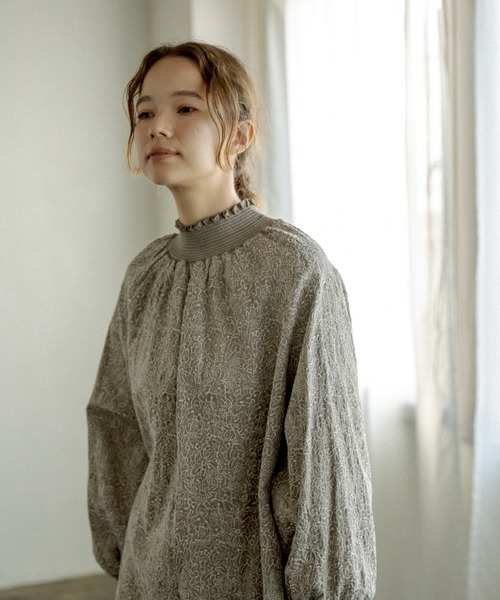 PUAL CE CIN（ピュアルセシン）の「綿花刺繍ハイネックブラウス（シャツ/ブラウス・レディース・ブラック/ベージュ・FREE）」の14枚目の写真