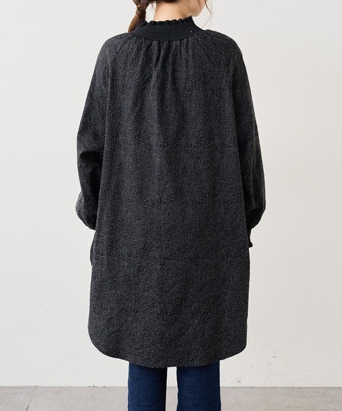 PUAL CE CIN（ピュアルセシン）の「綿花刺繍ハイネックブラウス（シャツ/ブラウス・レディース・ブラック/ベージュ・FREE）」の5枚目の写真