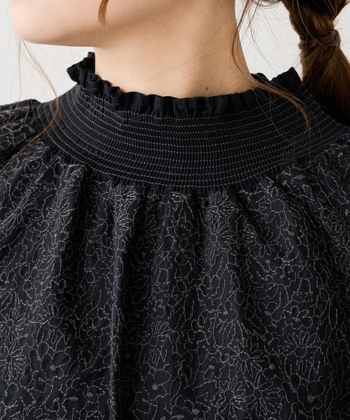 PUAL CE CIN（ピュアルセシン）の「綿花刺繍ハイネックブラウス（シャツ/ブラウス・レディース・ブラック/ベージュ・FREE）」の17枚目の写真