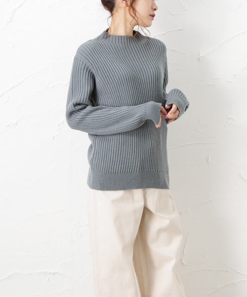 NAVY(ネイビー)の「洗えるニット 7Gワイドリブ ハイネックプルオーバー(ニット/セーター・レディース・ブラウン/ブラック/ベージュ/ワイン/ブルー・L/M)」の4枚目の写真