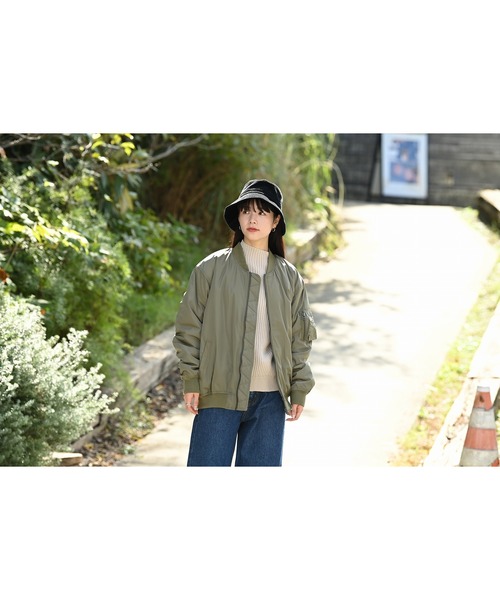 NAVY(ネイビー)の「洗えるニット 7Gワイドリブ ハイネックプルオーバー(ニット/セーター・レディース・ブラウン/ブラック/ベージュ/ワイン/ブルー・L/M)」の18枚目の写真