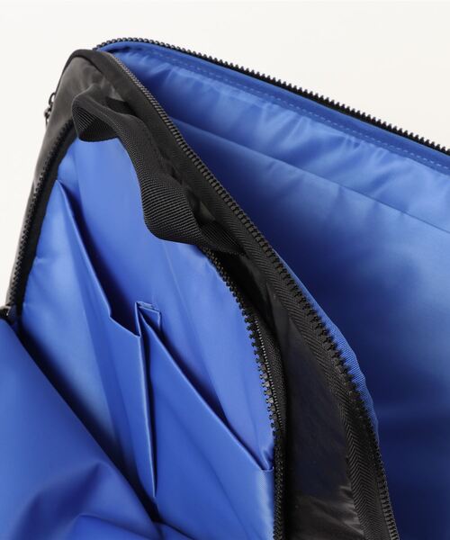 SAC'S BARJean(サックスバージーン)の「【SAC / サック】 A4スリムショルダーバッグ(ショルダーバッグ・レディース・ブラック/シルバー/ゴールド・FREE)」の6枚目の写真