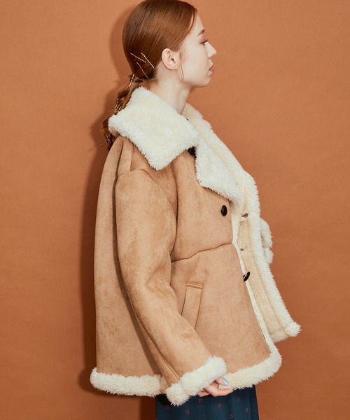 MADEMOISELLE ROPE'(マドモアゼル ロペ)の「【CHE'VRE et Branche' Europe'en】フェイクムートンコート(ムートンコート・レディース・ベージュ/カーキ・FREE)」の4枚目の写真