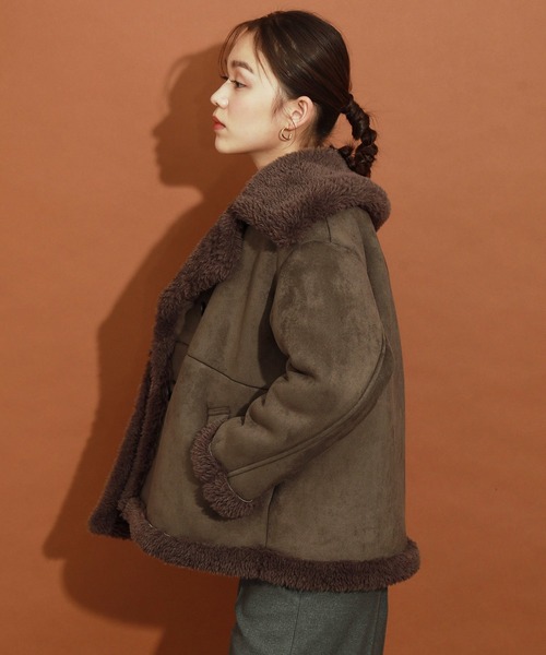 MADEMOISELLE ROPE'(マドモアゼル ロペ)の「【CHE'VRE et Branche' Europe'en】フェイクムートンコート(ムートンコート・レディース・ベージュ/カーキ・FREE)」の21枚目の写真