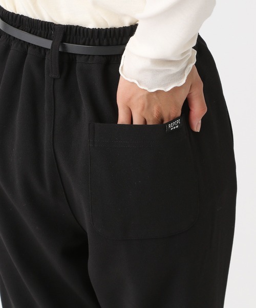 repipi armario(レピピ アルマリオ)の「ベルトツキセミフレアパンツ(デニムパンツ・キッズ・ブラック・LARGE/MEDIUM/SMALL)」の5枚目の写真