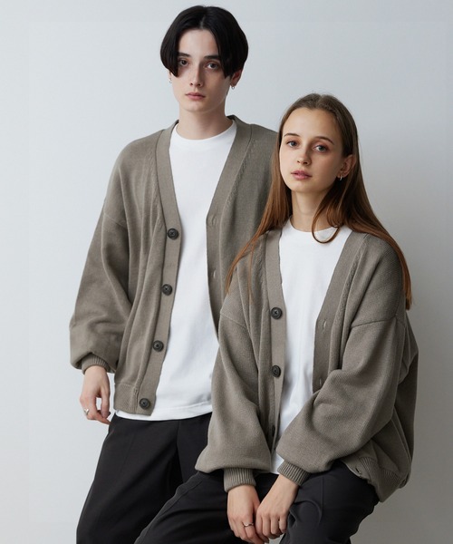 CLEL(クレイル)の「【CLEL】Balloon Sleeve Loose Knit Cardigan / バルーン袖 ルーズニットカーディガン ビッグシルエット(カーディガン/ボレロ・メンズ・チャコールグレー/グレイッシュベージュ/グレイッシュブルー・S/M/L)」の3枚目の写真