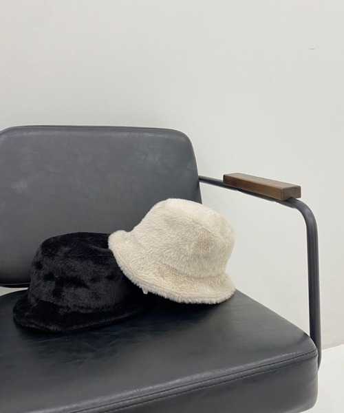 LIPSERVICE（リップサービス）の「ショートファーバケットハット（ハット・レディース・ライトベージュ/ブラック・FREE）」の3枚目の写真