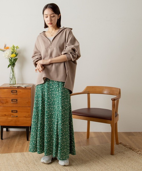 ANGIE（アンジー）の「ハーフジップオーバーサイズスウェット（スウェット・レディース・ブラック/ベージュ/ブルー/アイボリー・FREE）」の9枚目の写真