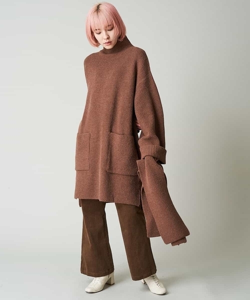 A de a.v.v（アードアー・ヴェ・ヴェ）の「マフラー付き前ポケットチュニックニット（ニット/セーター・レディース・モカ/アイボリー/ブラック・39）」の10枚目の写真