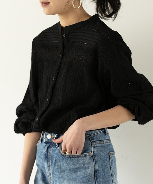 GeeRA(ジーラ)の「総レースバンドカラーブラウス(シャツ/ブラウス・レディース・ブラック/オフホワイト・LARGE/X-LARGE/MEDIUM)」の2枚目の写真