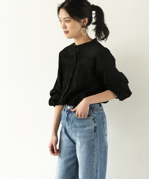 GeeRA(ジーラ)の「総レースバンドカラーブラウス(シャツ/ブラウス・レディース・ブラック/オフホワイト・LARGE/X-LARGE/MEDIUM)」の5枚目の写真