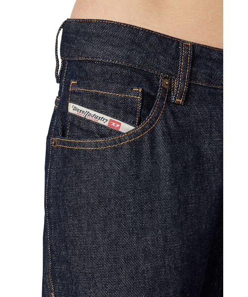 DIESEL（ディーゼル）の「DIESEL SS22 レディース デニム  ルーズフィット 美シルエット リンスウォッシュ（デニムパンツ・レディース・インディゴブルー・23inch/24inch/26inch/25inch/27inch/29inch/28inch）」の3枚目の写真