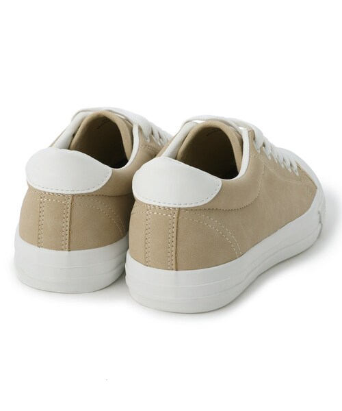 SHOO・LA・RUE（シューラルー）の「◆フェイクレザーキャップスニーカー（スニーカー・レディース・オフホワイト/ライトベージュ/ライトグレー・45/25/35/50）」の11枚目の写真