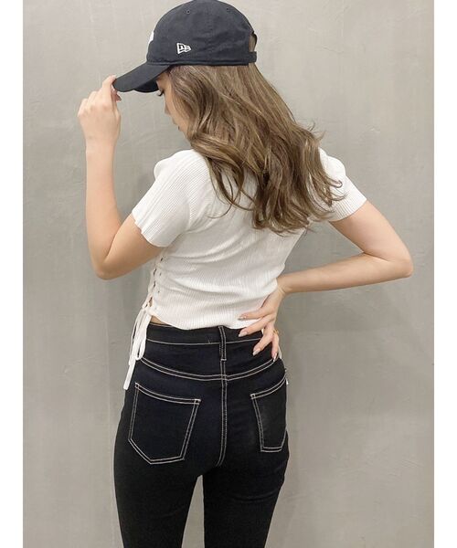 GYDA（ジェイダ）の「サイドレースアップPOLO ニット トップス（ニット/セーター・レディース・ブラック/オフホワイト・FREE）」の3枚目の写真