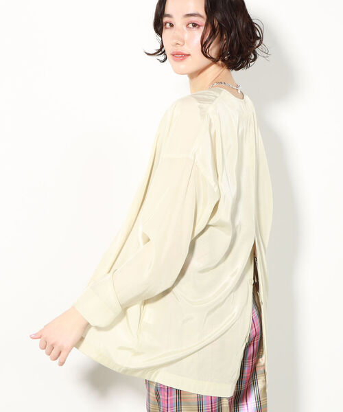 NOLLEY’S(ノーリーズ)の「◇【WEB限定】Vネックシャツジャケット(ブルゾン・レディース・ブラック/ベージュ/キナリ・FREE)」の1枚目の写真