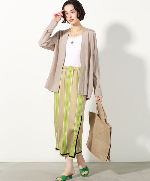 NOLLEY’S(ノーリーズ)の「◇【WEB限定】Vネックシャツジャケット(ブルゾン・レディース・ブラック/ベージュ/キナリ・FREE)」の13枚目の写真