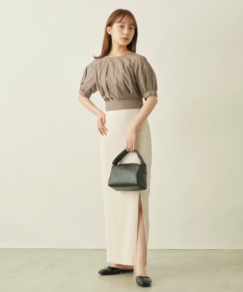 NEUNA(ヌナ)の「【ぽわっとシルエットとリボンの落ち感。】バックオープンリボンブラウス(シャツ/ブラウス・レディース・ホワイト/チャコールグレー/グリーン・FREE)」の6枚目の写真