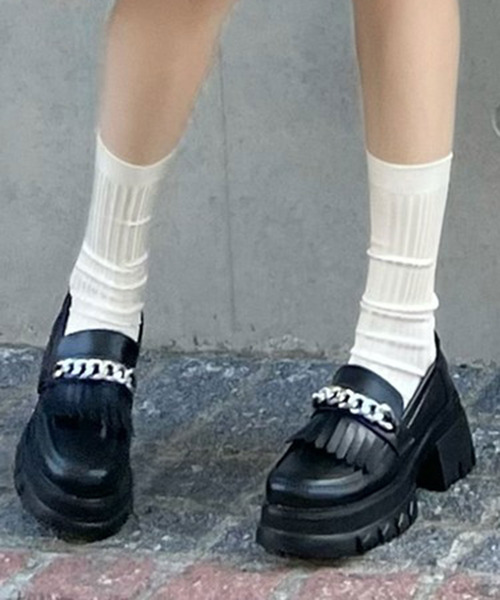 TITTY&CO.（ティティーアンドコー）の「【TITTY&CO.】厚底チェーンローファー（ローファー・レディース・ブラック・SMALL/MEDIUM）」の6枚目の写真