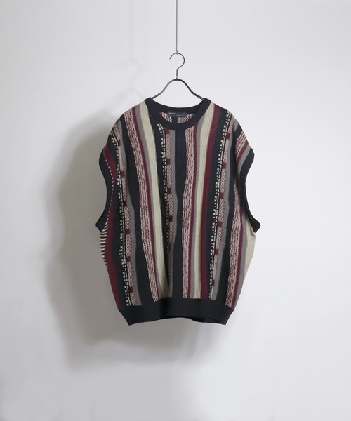Confirm(コンファーム)の「ヴィンテージライク レトロジャガードストライプ柄 3Dニット / アーガイル ビッグシルエット ニットベスト【Confirm】(ベスト・メンズ・ダークブルー/ワイン/ブラック/ブラック×グレー/グリーン/ブルー/ブラック系その他/グレイッシュベージュ・M/L)」の14枚目の写真
