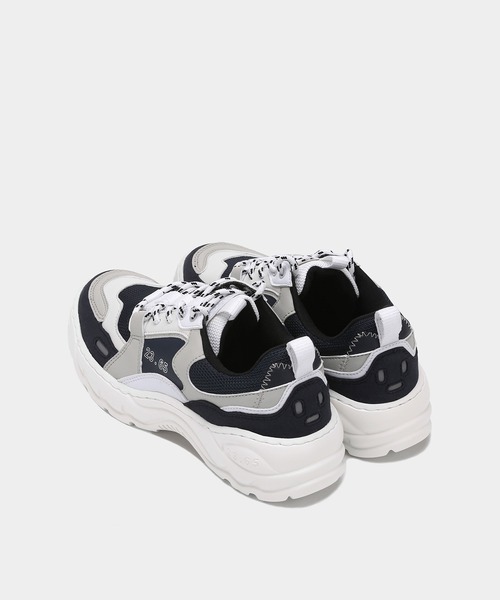 23.65（イーシプサムチョンユクオ）の「【23.65/イーシプサムチョンユクオ】V2 SNEAKER/ユニセックスボリュームソールスニーカー（スニーカー・レディース・マルチ/ホワイト/ブラック/ホワイト×ホワイト/ブラック系その他/ホワイト系その他・24.0cm/26.0cm/27.0cm/25.0cm/23.0cm）」の18枚目の写真