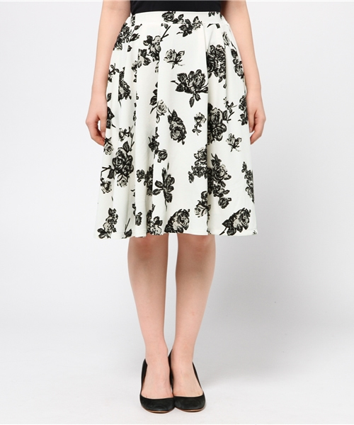 VENCEEXCHANGE（ヴァンスエクスチェンジ）の「ジャガード花柄フレアスカート（スカート・レディース・オフホワイト/ブラック/ダークブルー・MEDIUM/SMALL）」の4枚目の写真