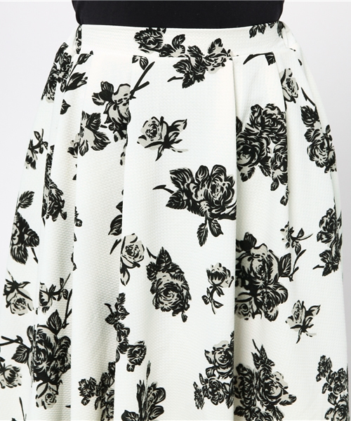 VENCEEXCHANGE（ヴァンスエクスチェンジ）の「ジャガード花柄フレアスカート（スカート・レディース・オフホワイト/ブラック/ダークブルー・MEDIUM/SMALL）」の7枚目の写真