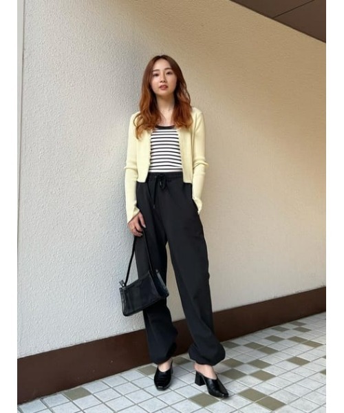 MOUSSY(マウジー)の「CUT EASY パンツ(スウェットパンツ・レディース・ブラック/キナリ・2/1)」の15枚目の写真