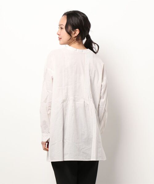 Lugnoncure(ルノンキュール)の「タックシャツ(シャツ/ブラウス・レディース・ベージュ/オフホワイト/イエロー・フリ-)」の5枚目の写真