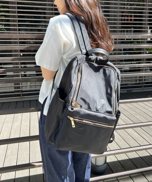 Chez toi(シェトワ)の「【WEB限定】9ポケットリュック(バックパック/リュック・レディース・グレー/カーキ/ブラック/ネイビー・FREE)」の2枚目の写真