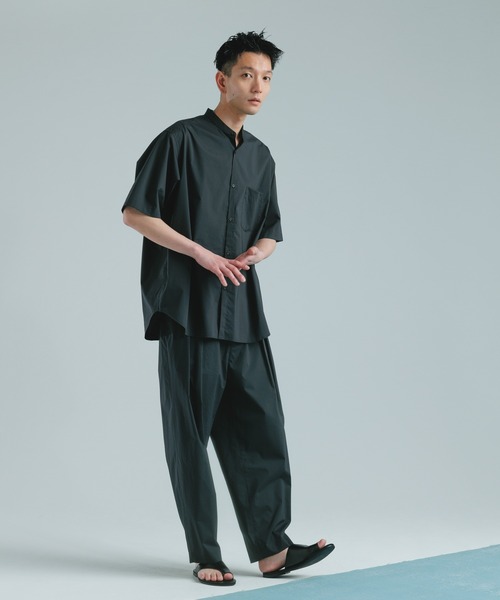 ADAM ET ROPE'（アダムエロペ）の「【TOOLIGHT】TC バンドカラーシャツ/セットアップ対応/超軽量/ストレッチ性/吸水速乾性/イージーケア（シャツ/ブラウス・メンズ・ブラック/ダークグリーン/ブラウン系その他・S/M/L/XL）」の18枚目の写真